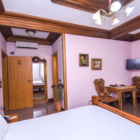 Brilant Antik Center Hotel 티라나 외부 사진