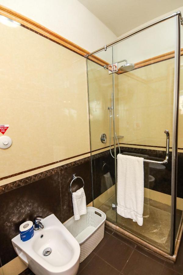 Brilant Antik Center Hotel 티라나 외부 사진
