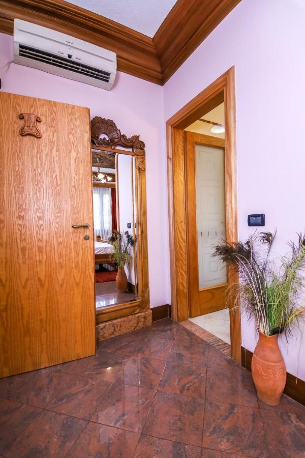 Brilant Antik Center Hotel 티라나 외부 사진