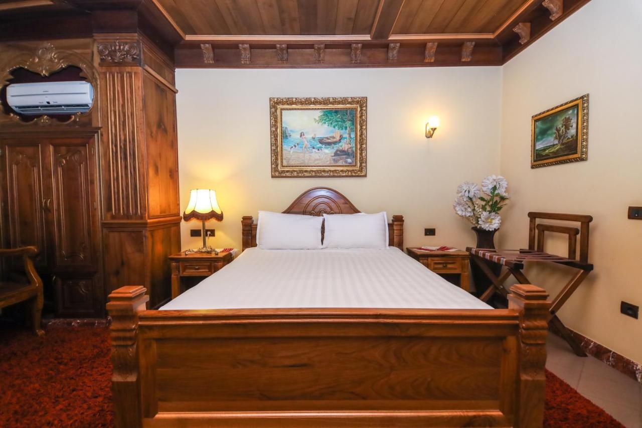 Brilant Antik Center Hotel 티라나 외부 사진