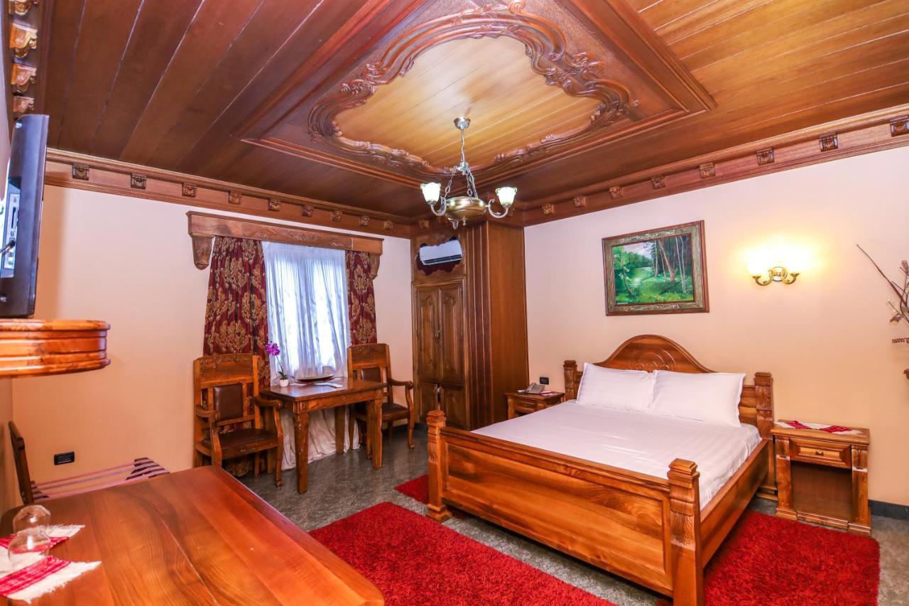 Brilant Antik Center Hotel 티라나 외부 사진