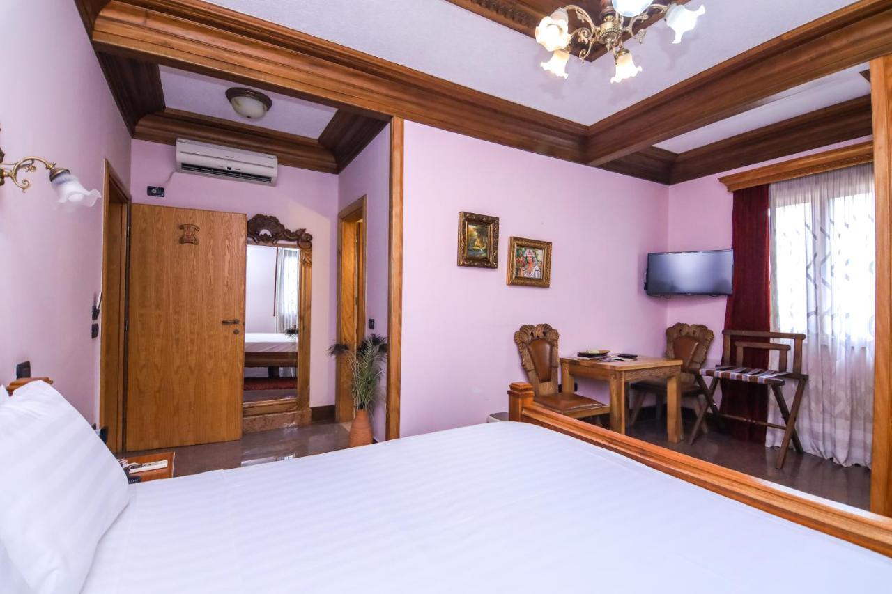 Brilant Antik Center Hotel 티라나 외부 사진