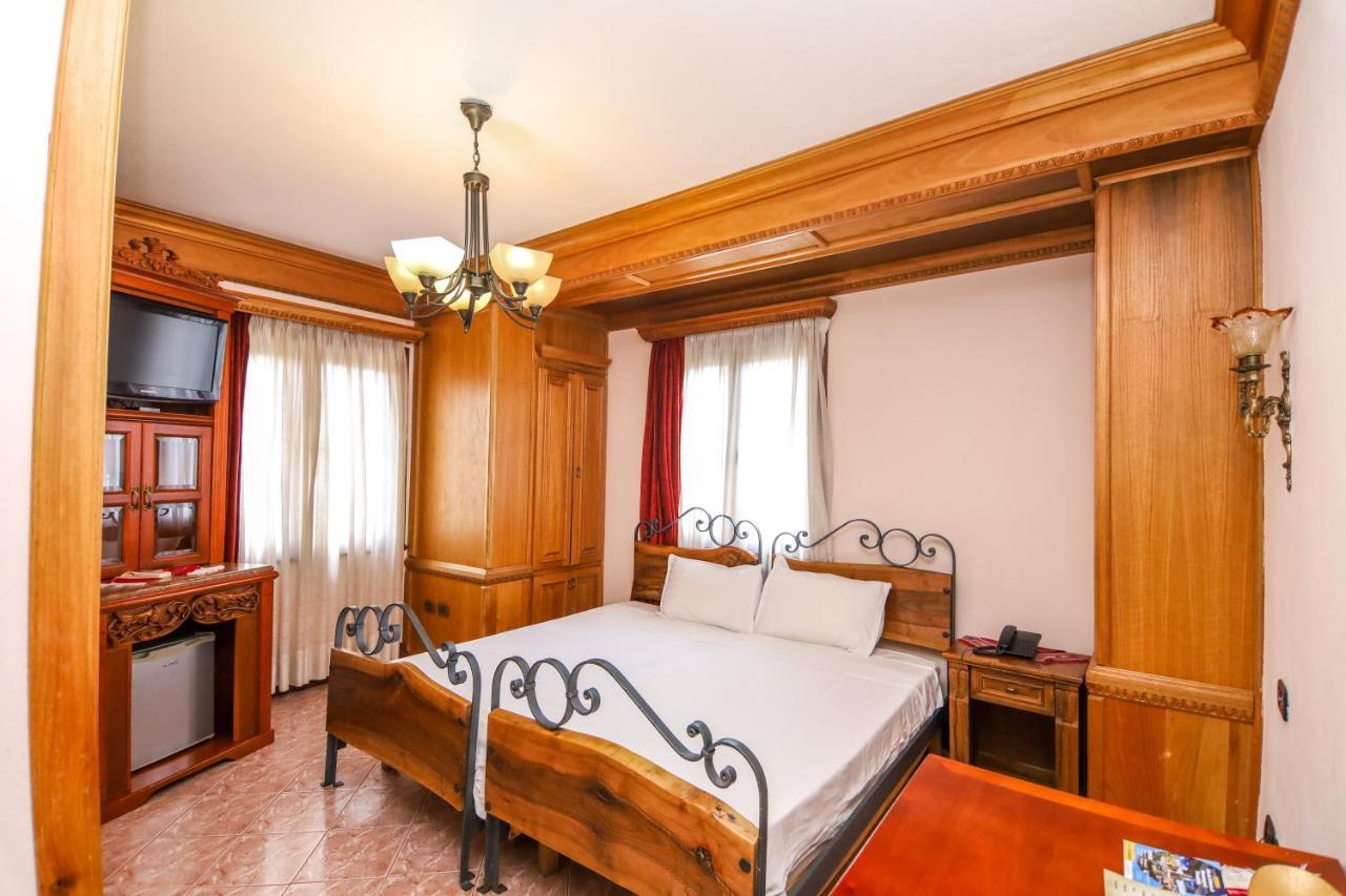 Brilant Antik Center Hotel 티라나 외부 사진