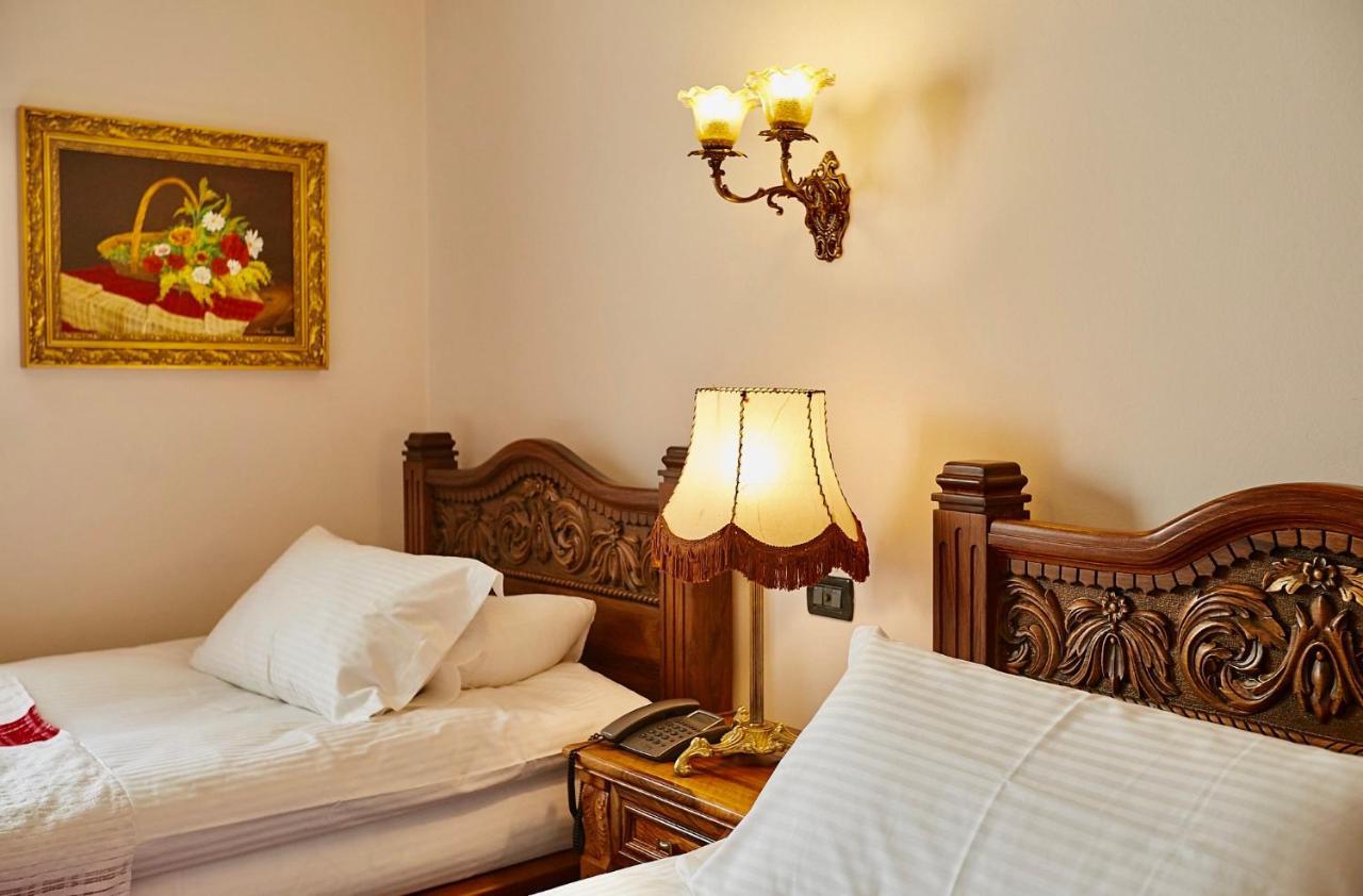 Brilant Antik Center Hotel 티라나 외부 사진