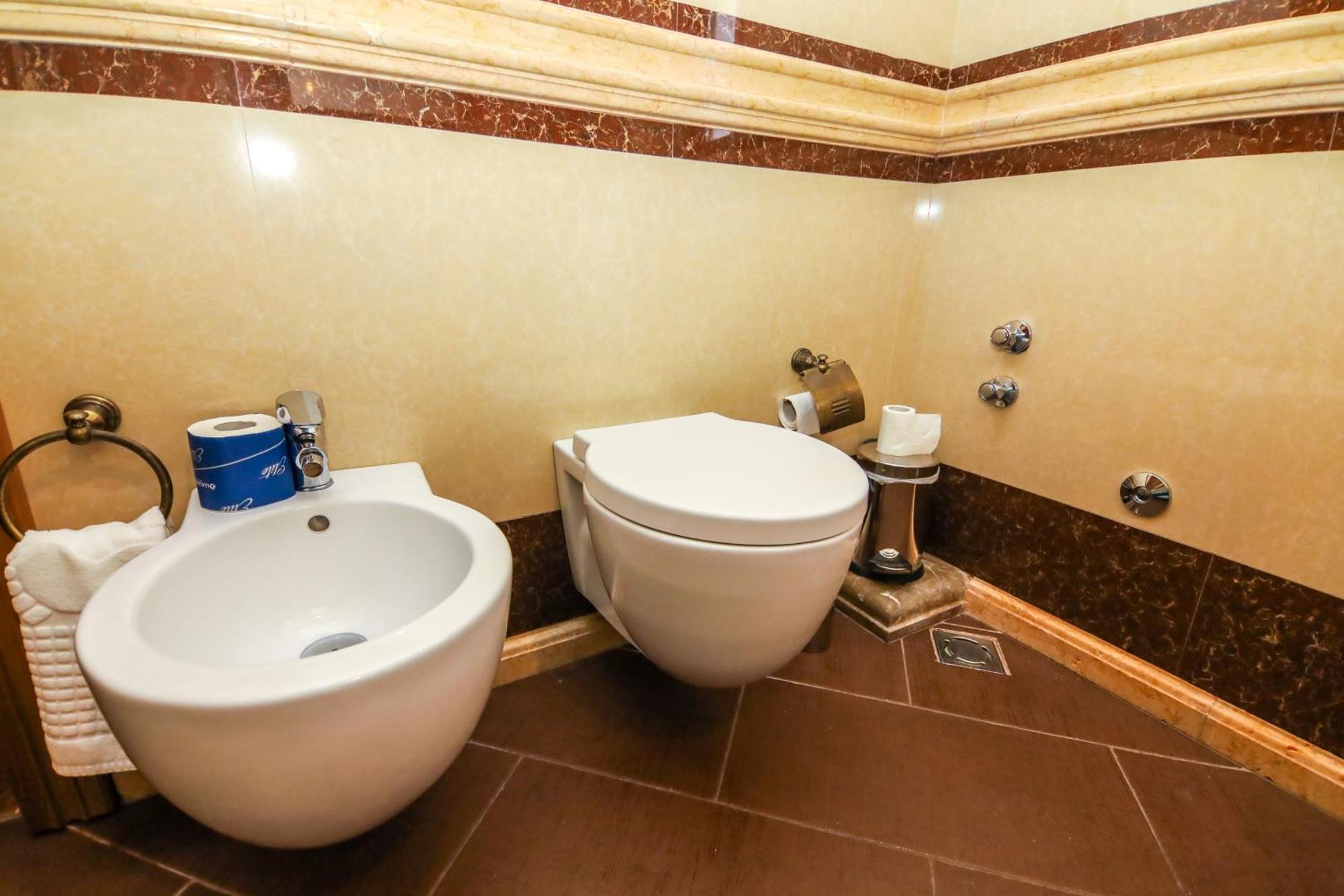 Brilant Antik Center Hotel 티라나 외부 사진
